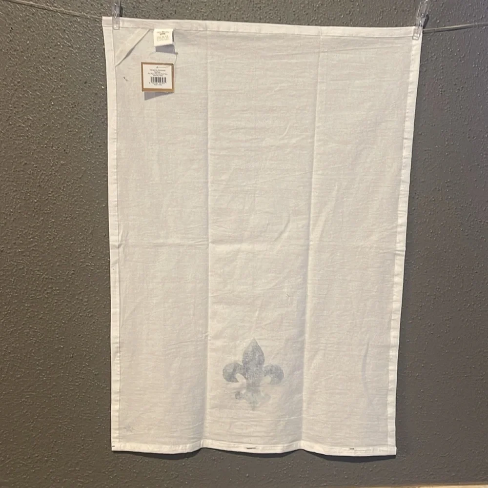The Royal Standard Fleur-de-Lis Silhouette Hand Towel